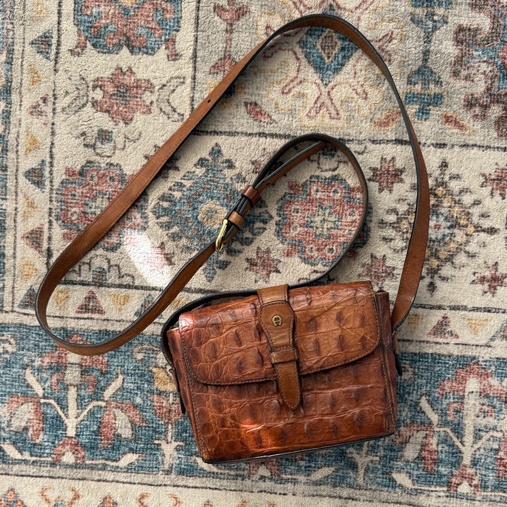 Vintage Brown Croc-Embossed Leather Crossbody Bag